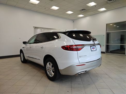 Used 2021 Buick Enclave Essence w/ Sound and Sites Package AWD/4WD image 5