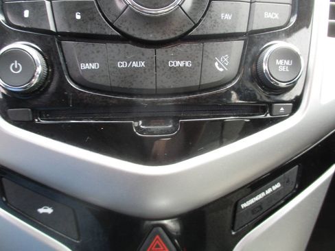 Used 2016 Chevrolet Cruze LS FWD image 21