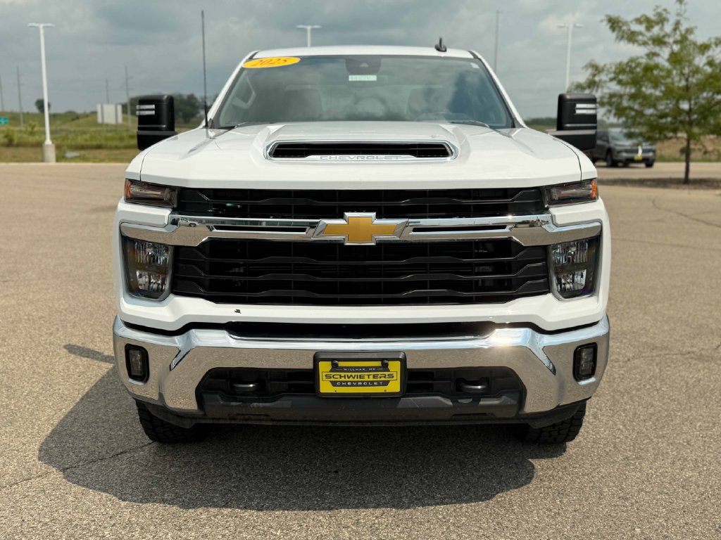 Used 2025 Chevrolet Silverado 2500 LT w/ Convenience Package AWD/4WD image 2