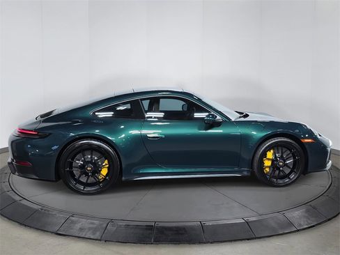 Used 2025 Porsche 911 Carrera GTS image 8