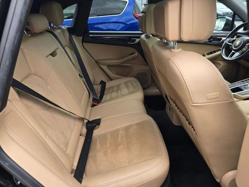 Used 2019 Porsche Macan AWD/4WD image 13