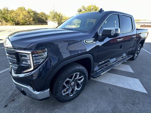 New 2026 GMC Sierra 1500 SLT image 11