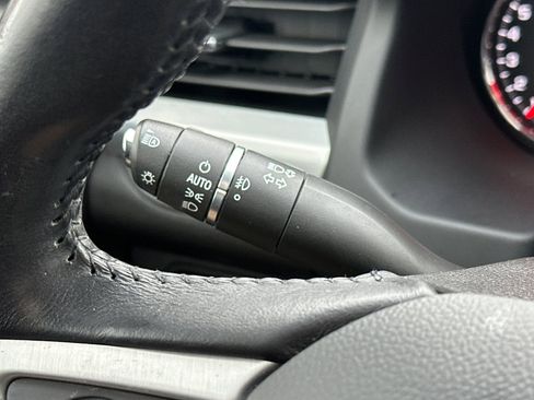 Used 2021 GMC Acadia SLT w/ Elevation Edition image 38