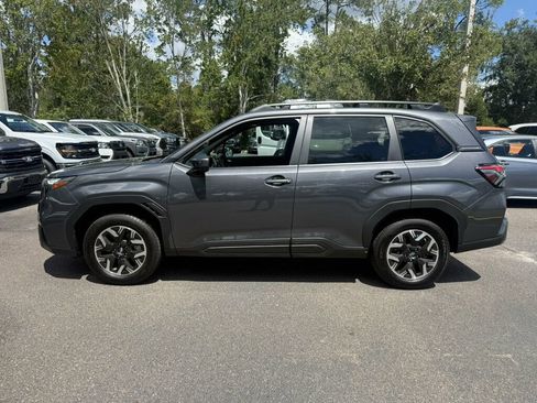 Used 2026 Subaru Forester Premium AWD/4WD image 2