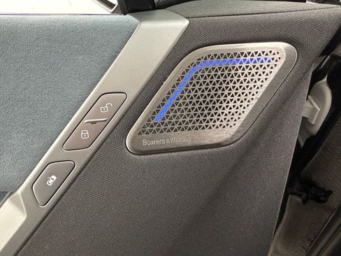 Used 2025 BMW iX M60 image 25