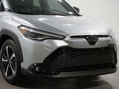Used 2025 Toyota Corolla Cross AWD Hybrid w/ Convenience Package image 4