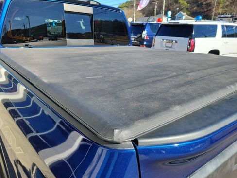 Used 2021 Nissan Titan PRO-4X w/ Pro-4x Convenience Package image 10