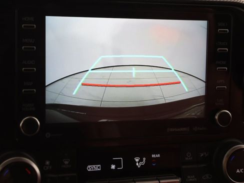 Used 2022 Toyota Highlander XSE image 9