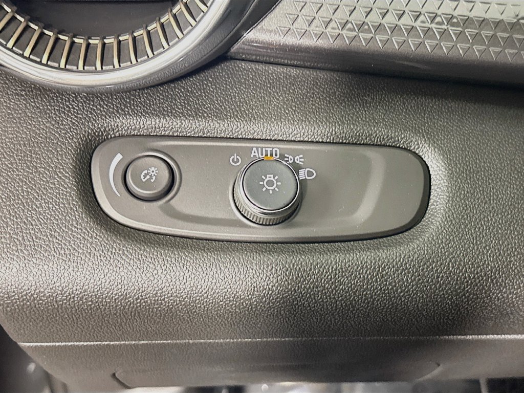 New 2026 Chevrolet Trax ACTIV w/ Sunroof Package FWD image 10