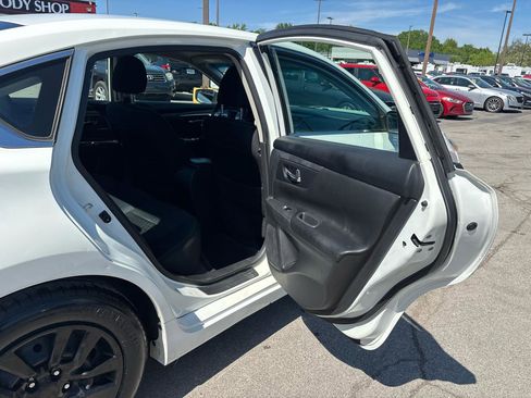 Used 2018 Nissan Altima 2.5 S w/ S Convenience Package image 11