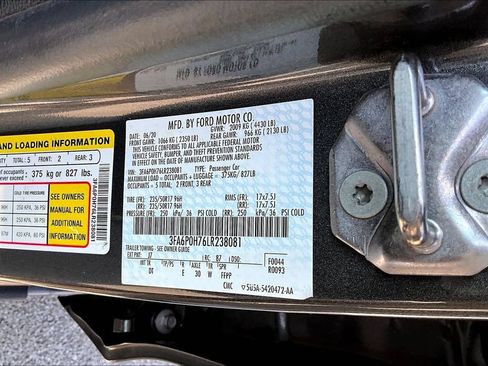 Used 2020 Ford Fusion SE FWD image 31