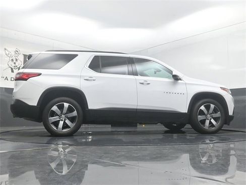 Used 2020 Chevrolet Traverse LT w/ LT Premium Package image 59