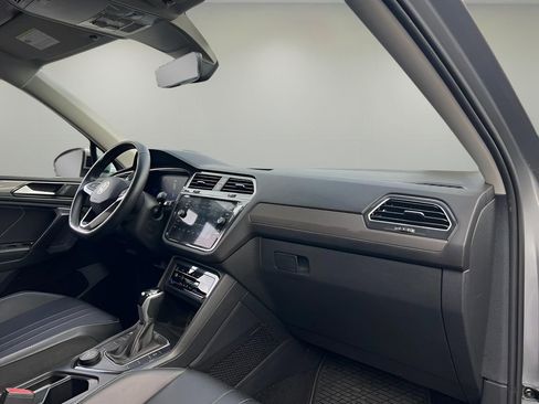 Used 2022 Volkswagen Tiguan SE image 26