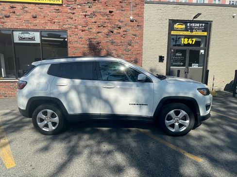 Used 2019 Jeep Compass Latitude w/ Cold Weather Group image 3