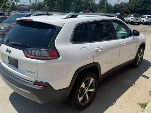 Used 2019 Jeep Cherokee Limited FWD image 3