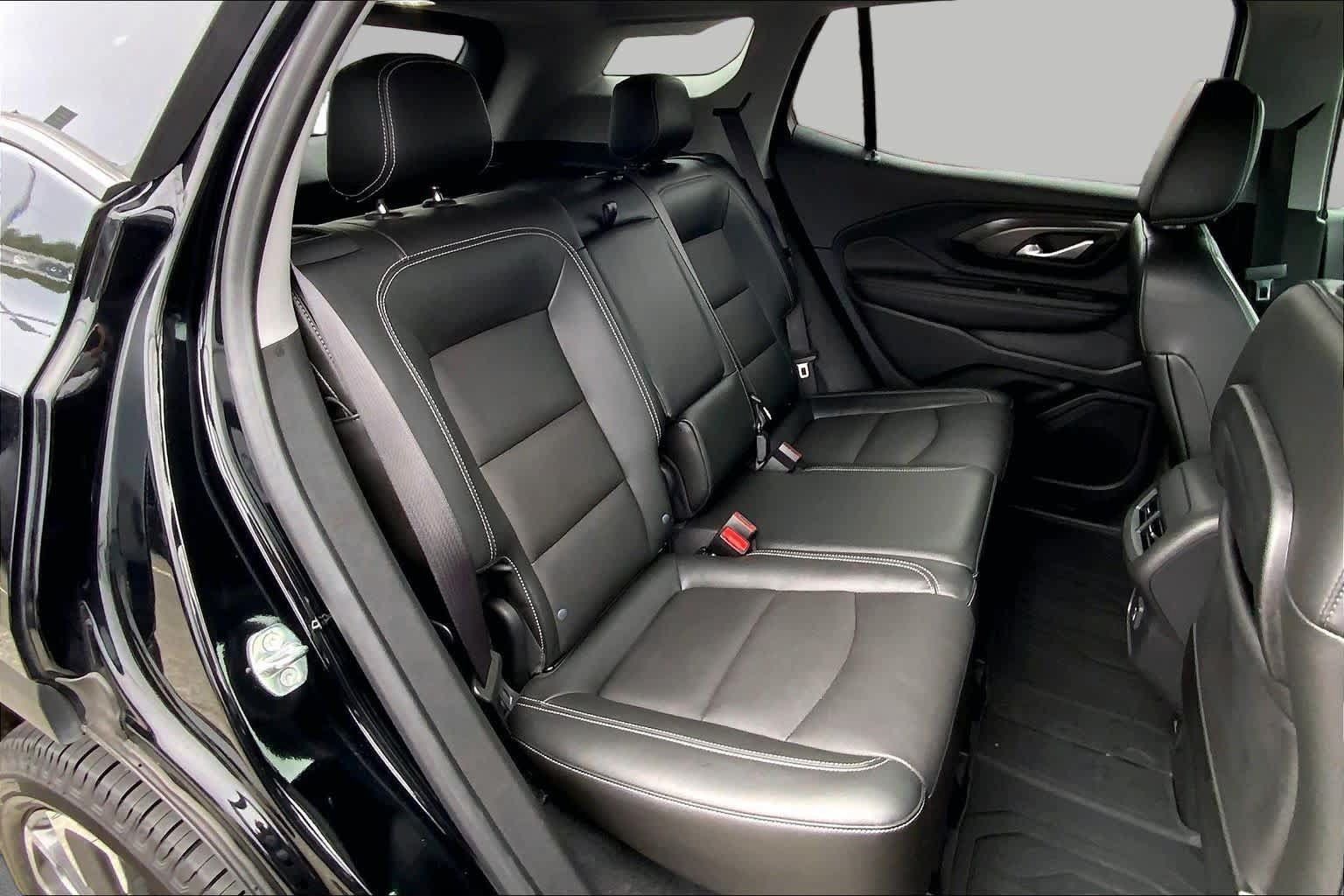 Used 2022 GMC Terrain SLT w/ Infotainment Package II FWD image 17