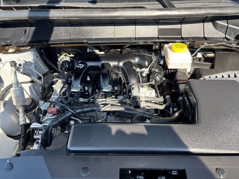 Used 2025 Nissan Pathfinder SV FWD image 29