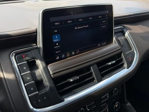 Used 2021 Chevrolet Suburban LT w/ LT Signature Package image 19