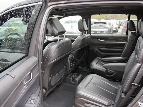 Certified 2024 Jeep Grand Cherokee L Limited w/ Luxury Tech Group II AWD/4WD image 16