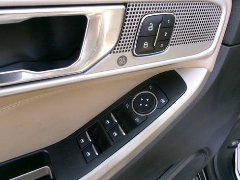 Used 2022 Ford Explorer Limited AWD/4WD image 12
