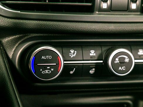 Used 2024 Alfa Romeo Giulia Quadrifoglio image 55