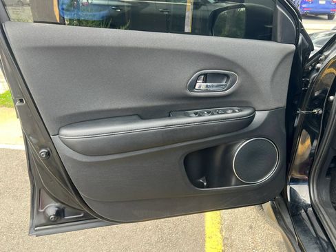 Used 2022 Honda HR-V EX image 11
