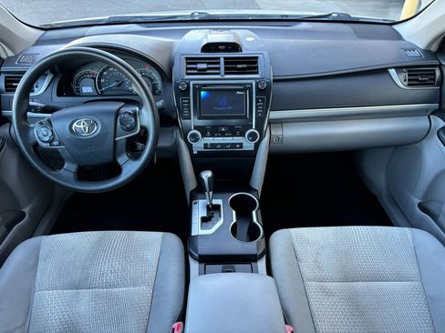 Used 2012 Toyota Camry LE image 14
