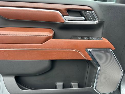 Used 2024 GMC Sierra 2500 Denali Ultimate image 11