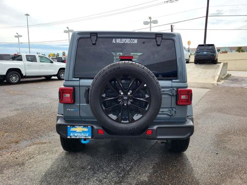 Used 2024 Jeep Wrangler Unlimited Sahara AWD/4WD image 4