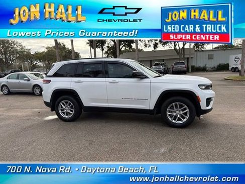 Used 2024 Jeep Grand Cherokee Laredo X w/ Trailer Tow Package image 16
