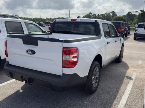 New 2026 Ford Maverick XLT FWD image 3