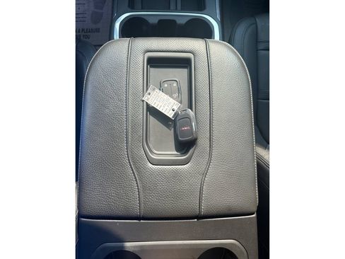 Used 2021 GMC Sierra 1500 Denali AWD/4WD image 12