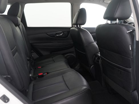 Used 2019 Nissan Rogue SL w/ Premium Package image 14