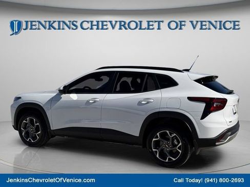New 2026 Chevrolet Trax LT w/ Driver Confidence Package FWD image 8