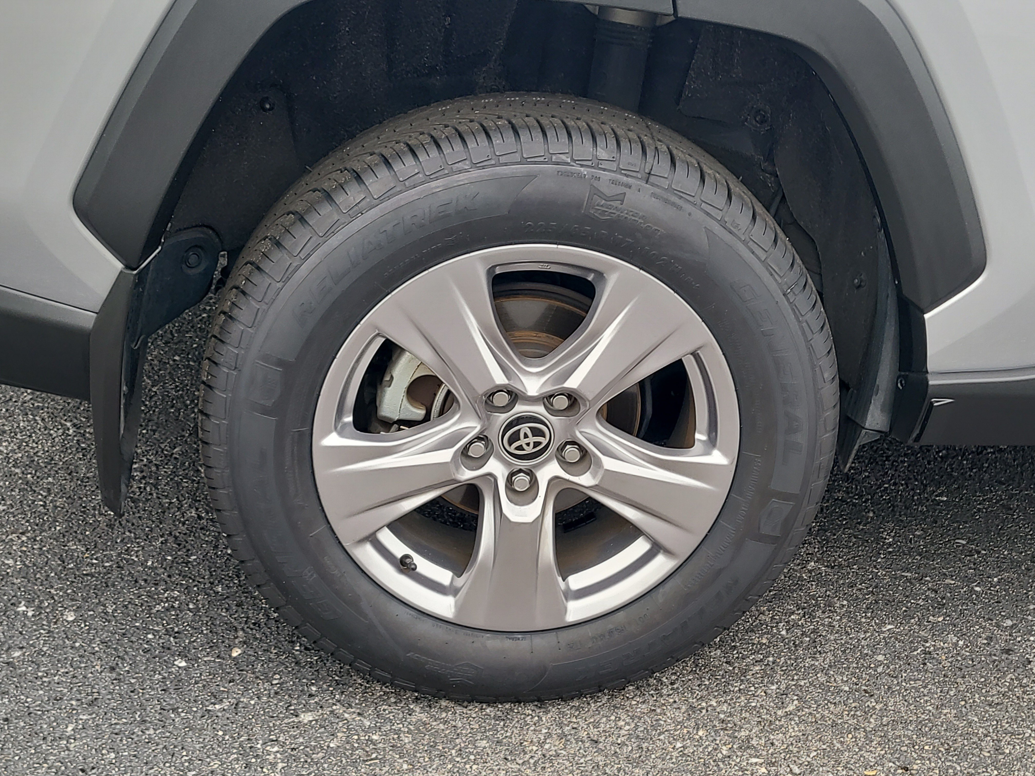 Certified 2025 Toyota RAV4 XLE w/ Convenience Package FWD image 10