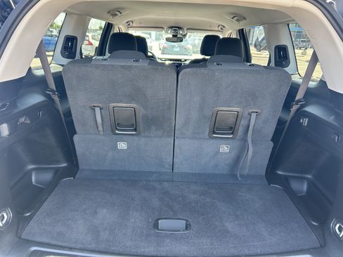 Used 2023 Jeep Grand Cherokee L Laredo RWD image 10