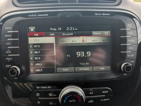 Used 2016 Kia Soul + w/ Tarmac Special Edition FWD image 13