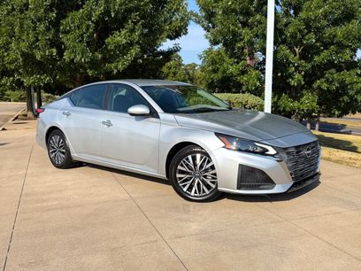 Used 2023 Nissan Altima 2.5 SV