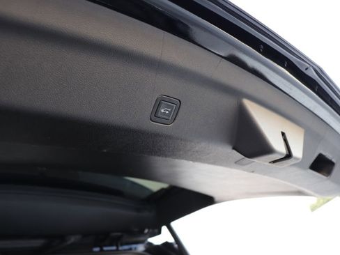 Used 2021 Cadillac Escalade ESV Luxury image 29