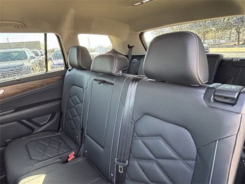 Certified 2025 Volkswagen Atlas SE image 20