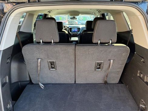 Used 2022 GMC Acadia SLE w/ Driver Convenience Package image 5