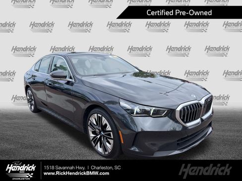 Certified 2026 BMW 540i xDrive AWD/4WD image 1