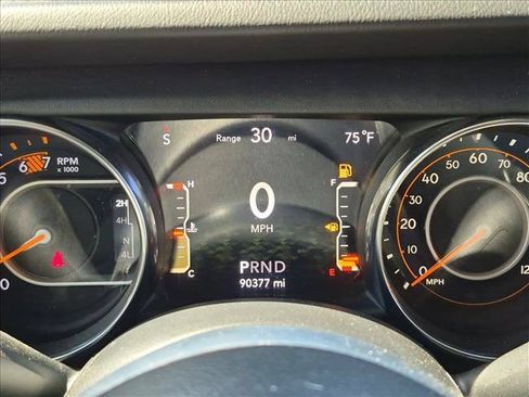 Used 2019 Jeep Wrangler Unlimited Sahara AWD/4WD image 11
