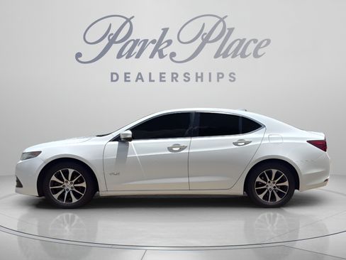 Used 2017 Acura TLX FWD image 2