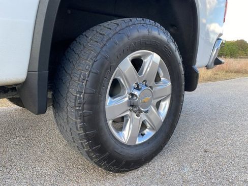 Used 2022 Chevrolet Silverado 3500 LTZ image 9