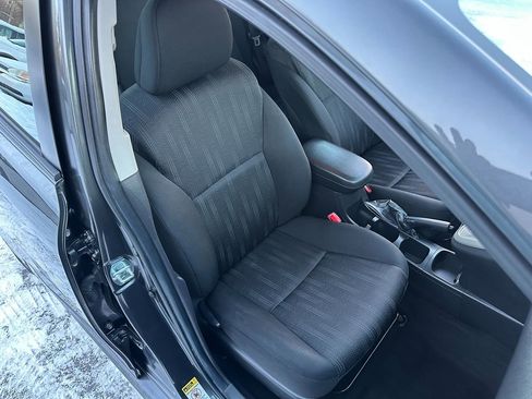 Used 2013 Toyota Matrix L image 28