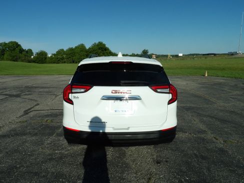 Used 2022 GMC Terrain SLE w/ Driver Convenience Package FWD image 7