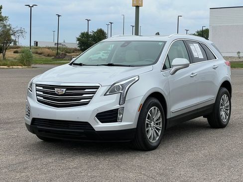 Used 2018 Cadillac XT5 Luxury w/ Driver Awareness Package AWD/4WD image 42