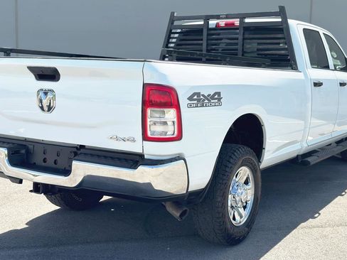 Used 2022 RAM 2500 Tradesman w/ Chrome Appearance Group AWD/4WD image 6