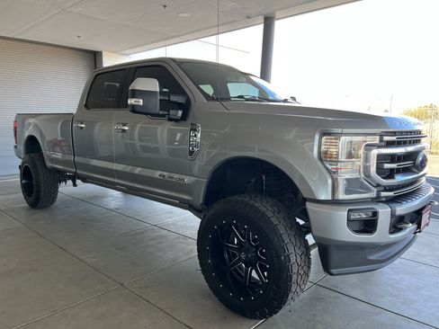 Used 2020 Ford F250 Platinum image 3